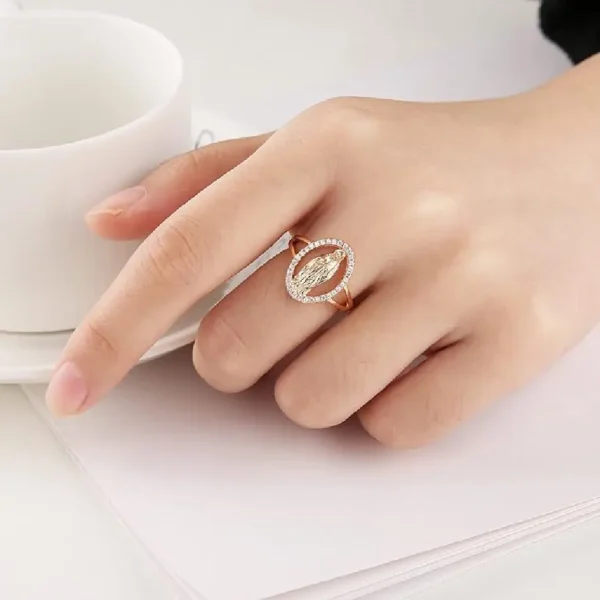 Anillo de la Virgen de Guadalupe en Baño de Oro 14K con Circonitas - Joyería Religiosa para Mujer - Image 2